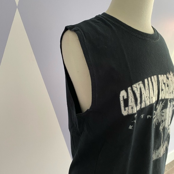 Sleeveless T-Shirt - Picture 3 of 4